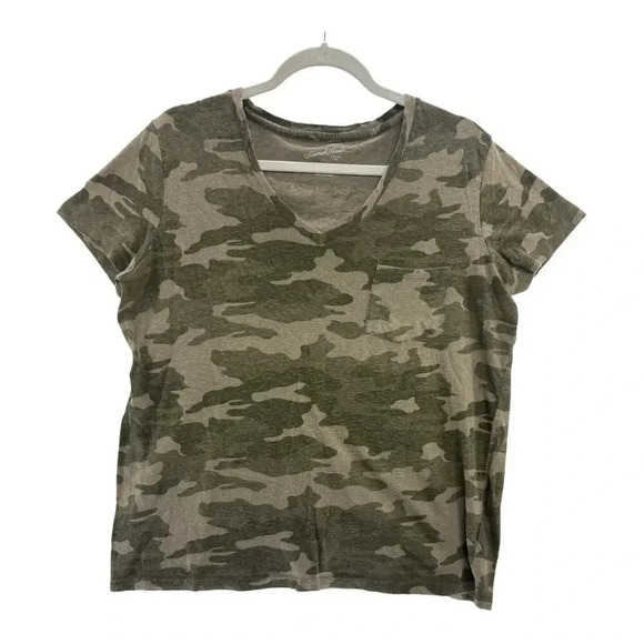 Universal Thread Women's Large Monterey Camo V-Neck Short Sleeve Tee - Picture 1 of 6